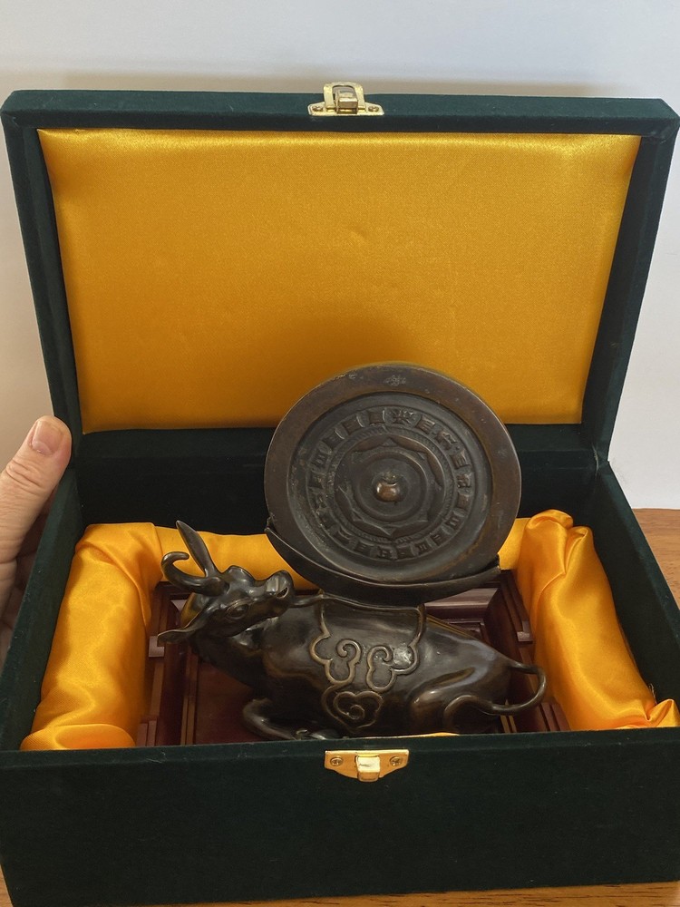 Chinese Ross mirror stand with mirror