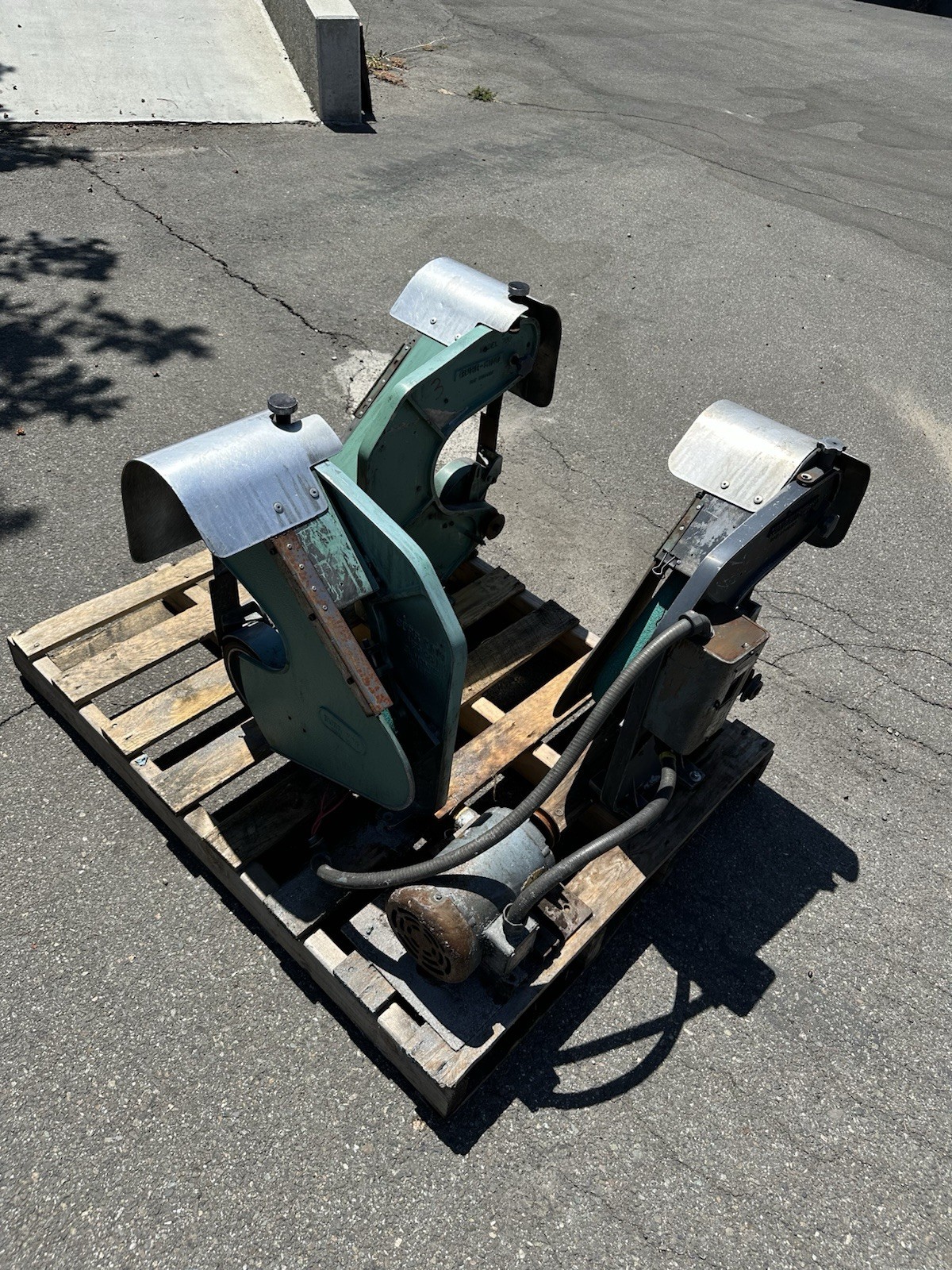 Burr King 760 3-Wheel Belt Grinder #6716