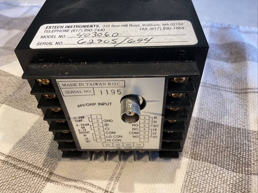 Extech ph/ORP controller model 403060