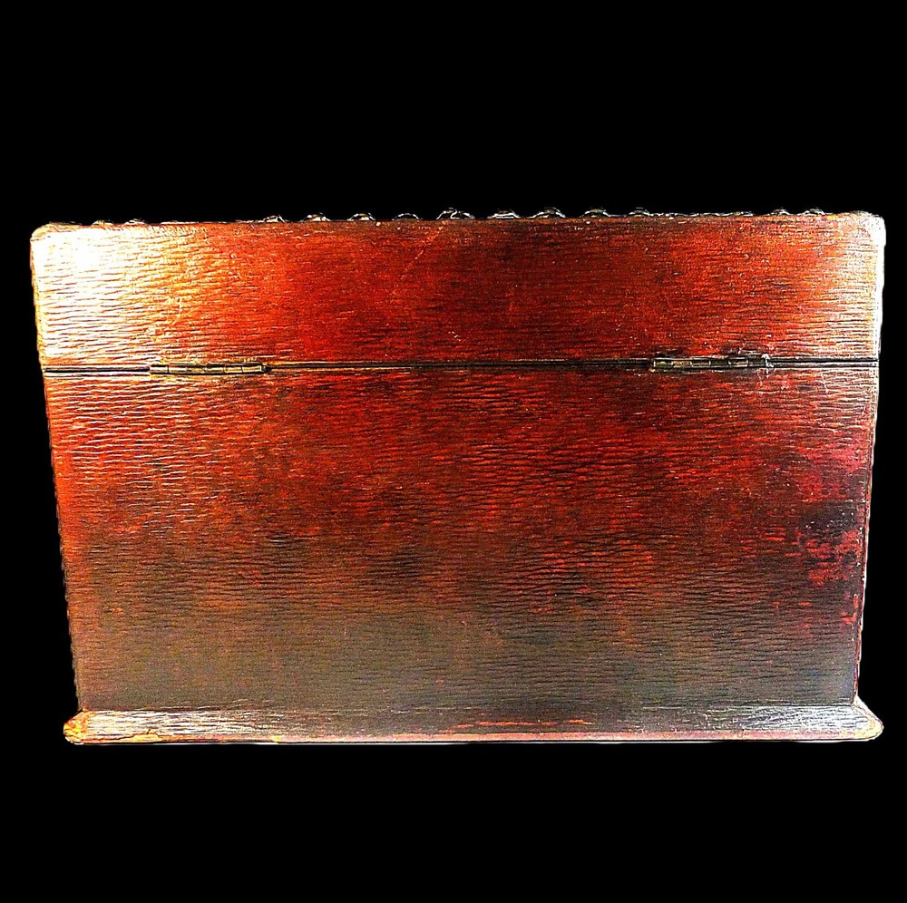 SUPERB SILVER MOUNTED LEATHER STATIONARY BOX by WILLIAM COMYNS - 1908