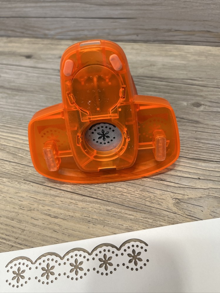 Tonic Studios Simplicity Pattern Paper Punch Daisy Strip Border Geared Punch