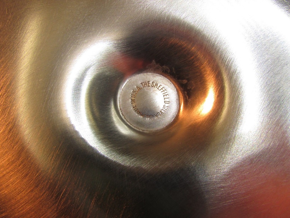 Vintage Sheffield silverplate pedestal 2 QT serving dish w/Pyrex insert