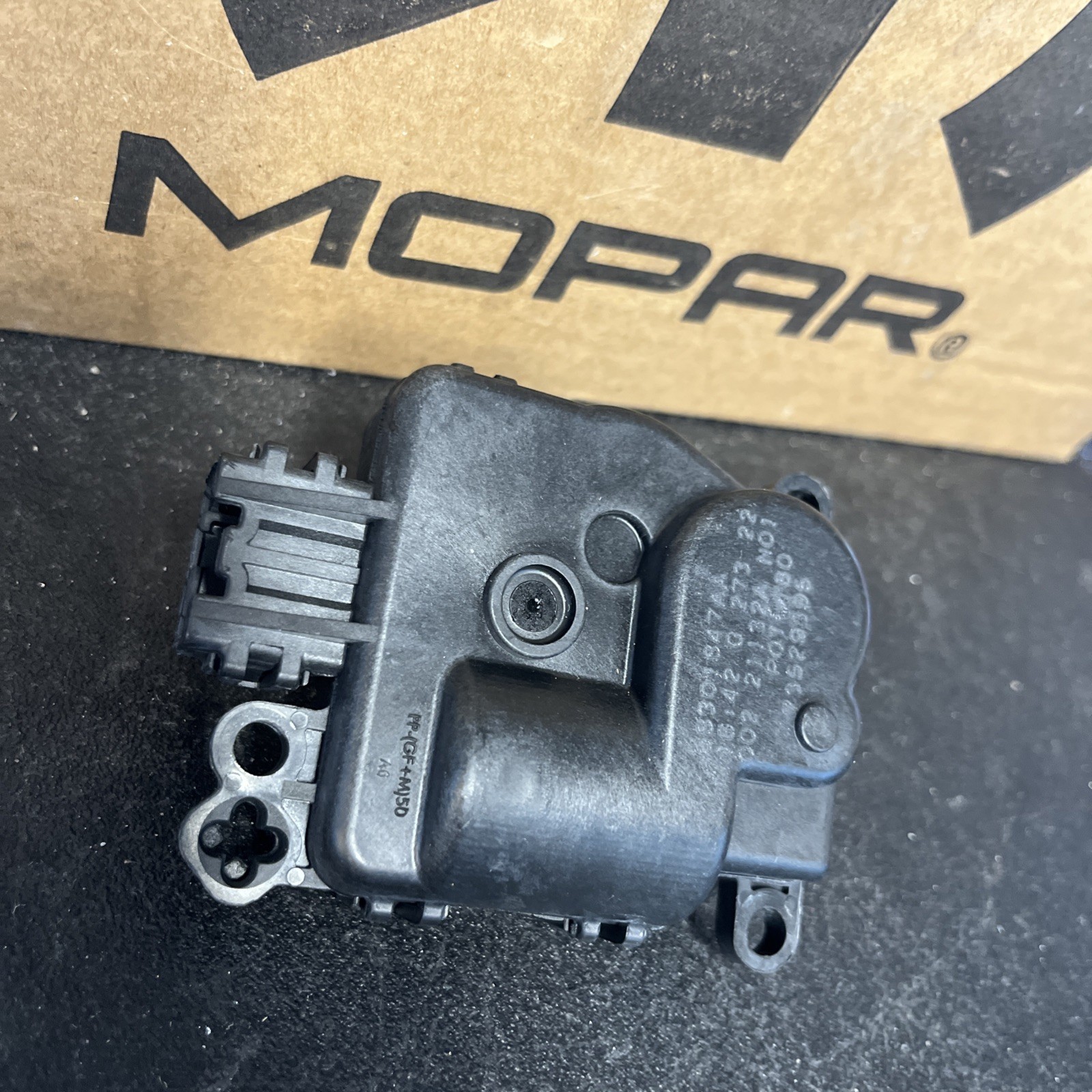 Genuine Mopar A/C And Heater Actuator 68301847AA