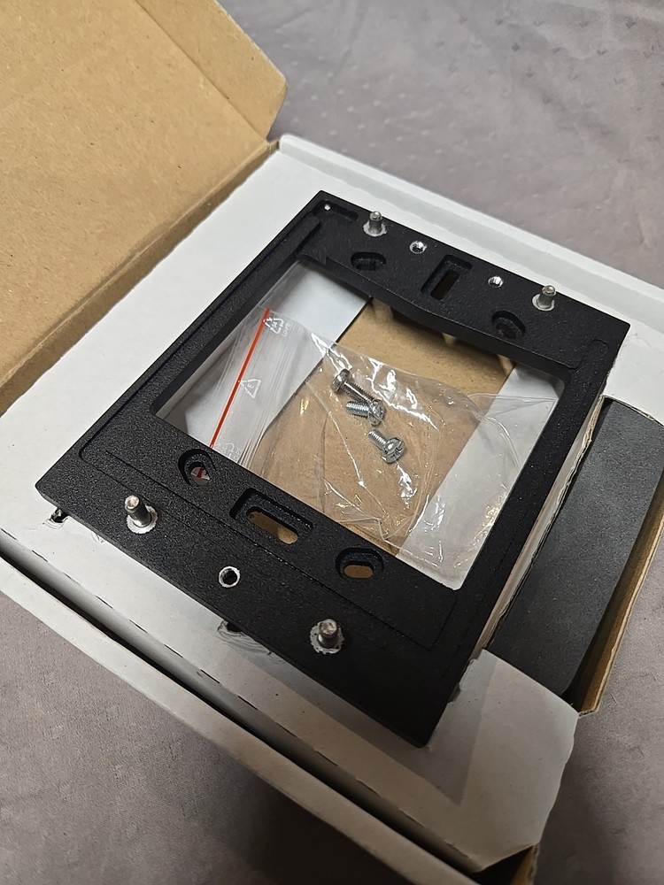 2N IP Solo -9155068 Surface Installation Backplate, New