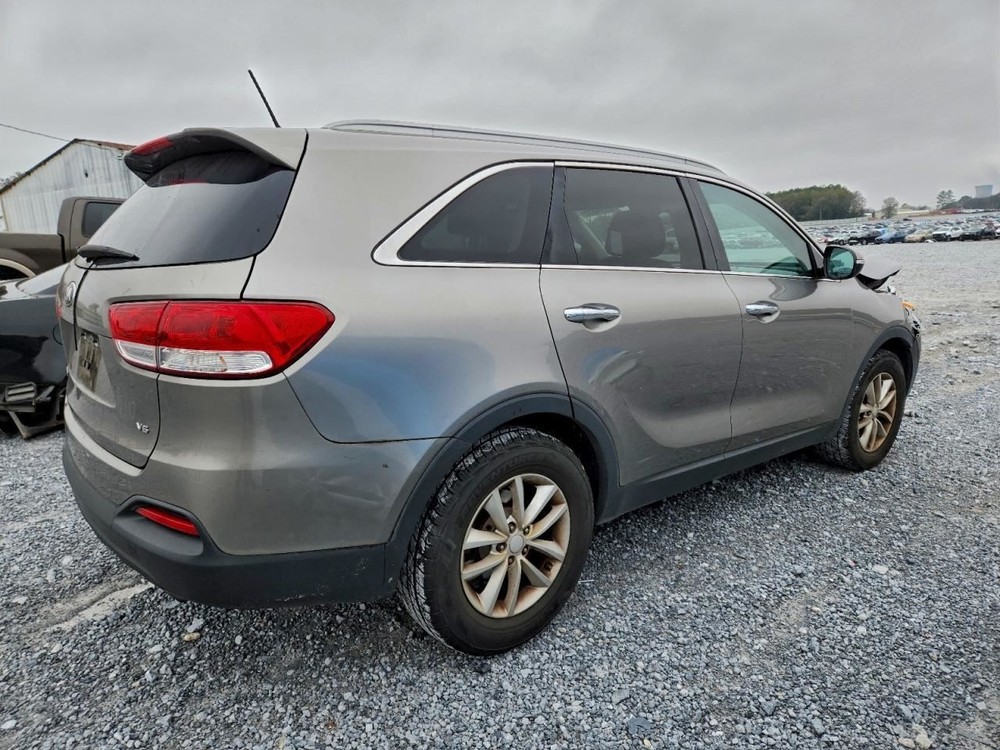SORENTO 2017 Glove Box 4936633