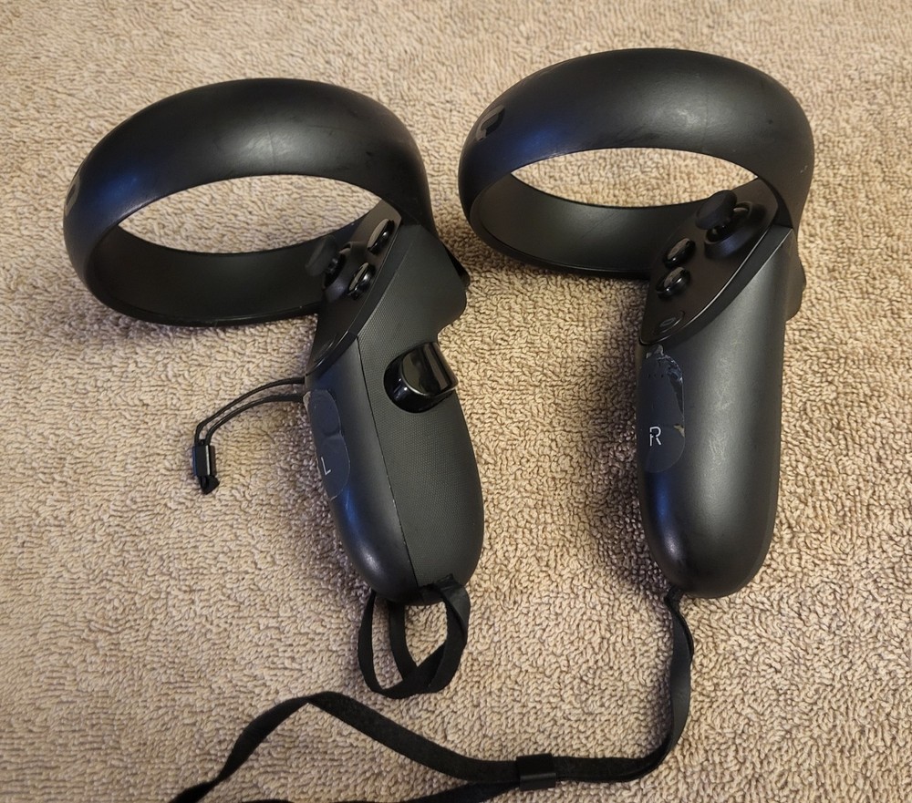Meta Oculus Quest 1 64GB VR Headset & Controllers - Black