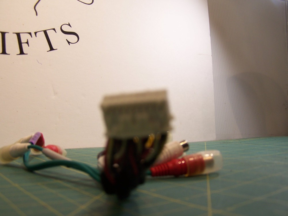 AV Input for Auto Radio Pre-INPUT & OUTPUT with AV RCA Connector
