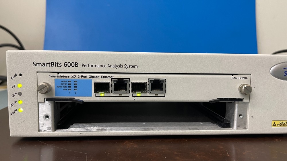 Spirent SMB-600B Performance Analysis System With LAN-3320A Module