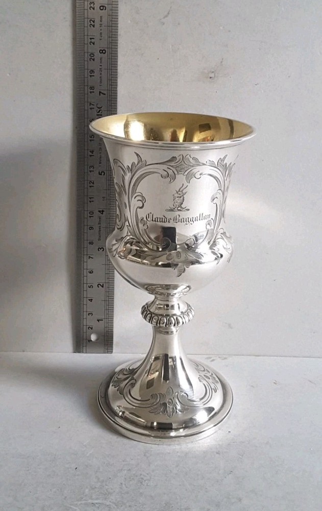 GOOD , CRESTED ANTIQUE SOLID SILVER GOBLET / CHALICE. HT. 17cms. LON. 1850