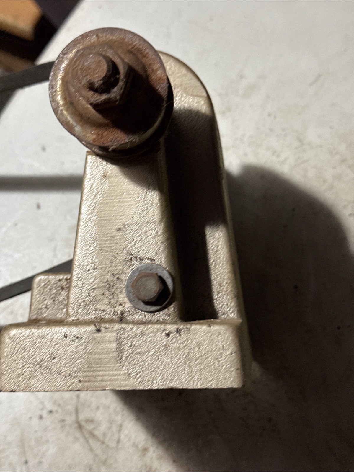 Sears Roebuck King-Seeley Corp 103.6628 Belt Driven Bench Grinder