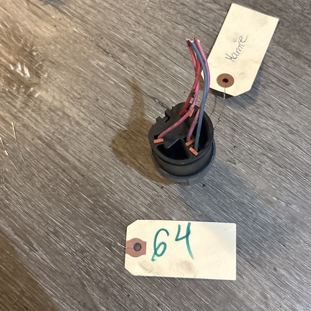 International Ignition Switch P/N 3545580C1 Missing Key
