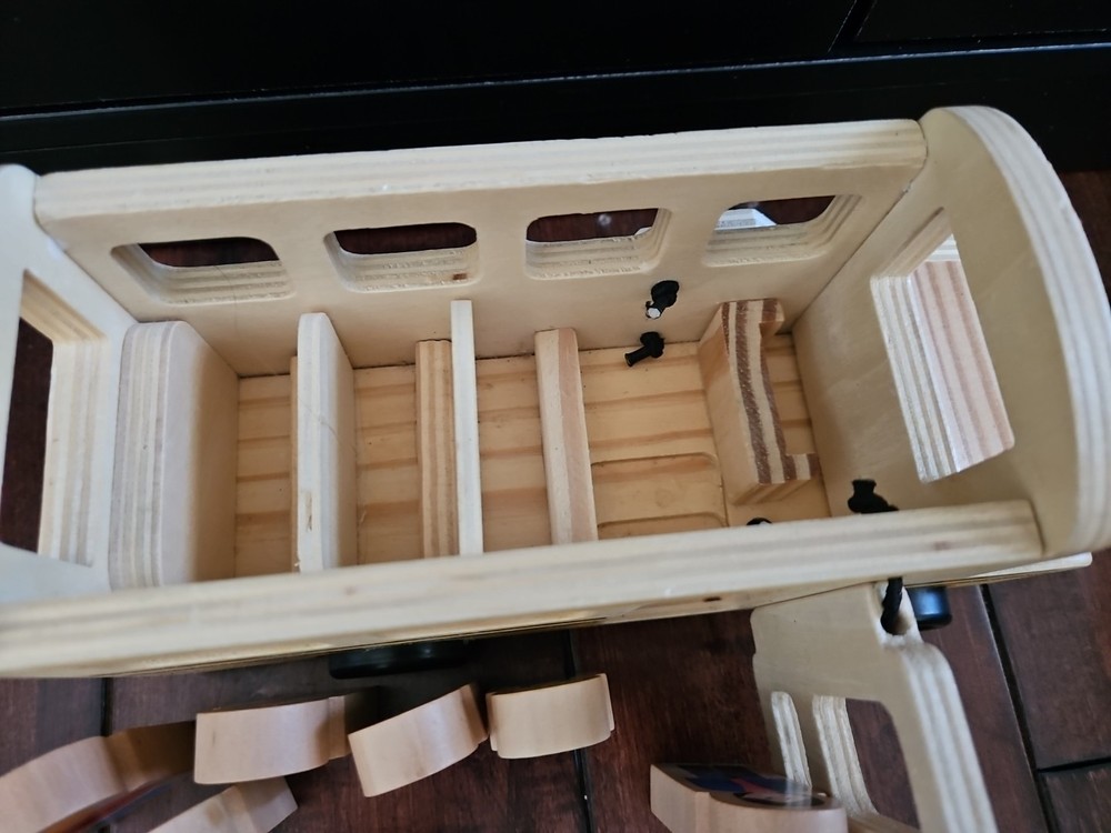 Melissa & Doug School Bus W/figures