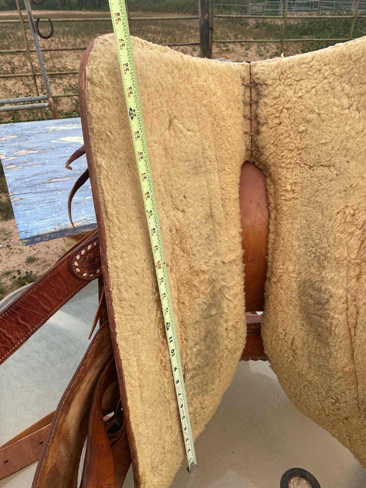 Old School Buck Stitched western saddle - Maker E Bacon Globe, AZ - TOP Quality!