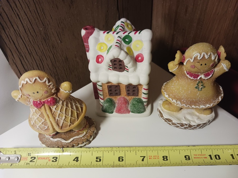 Ginger Bread House Tea Light With Two Gingerbread Men