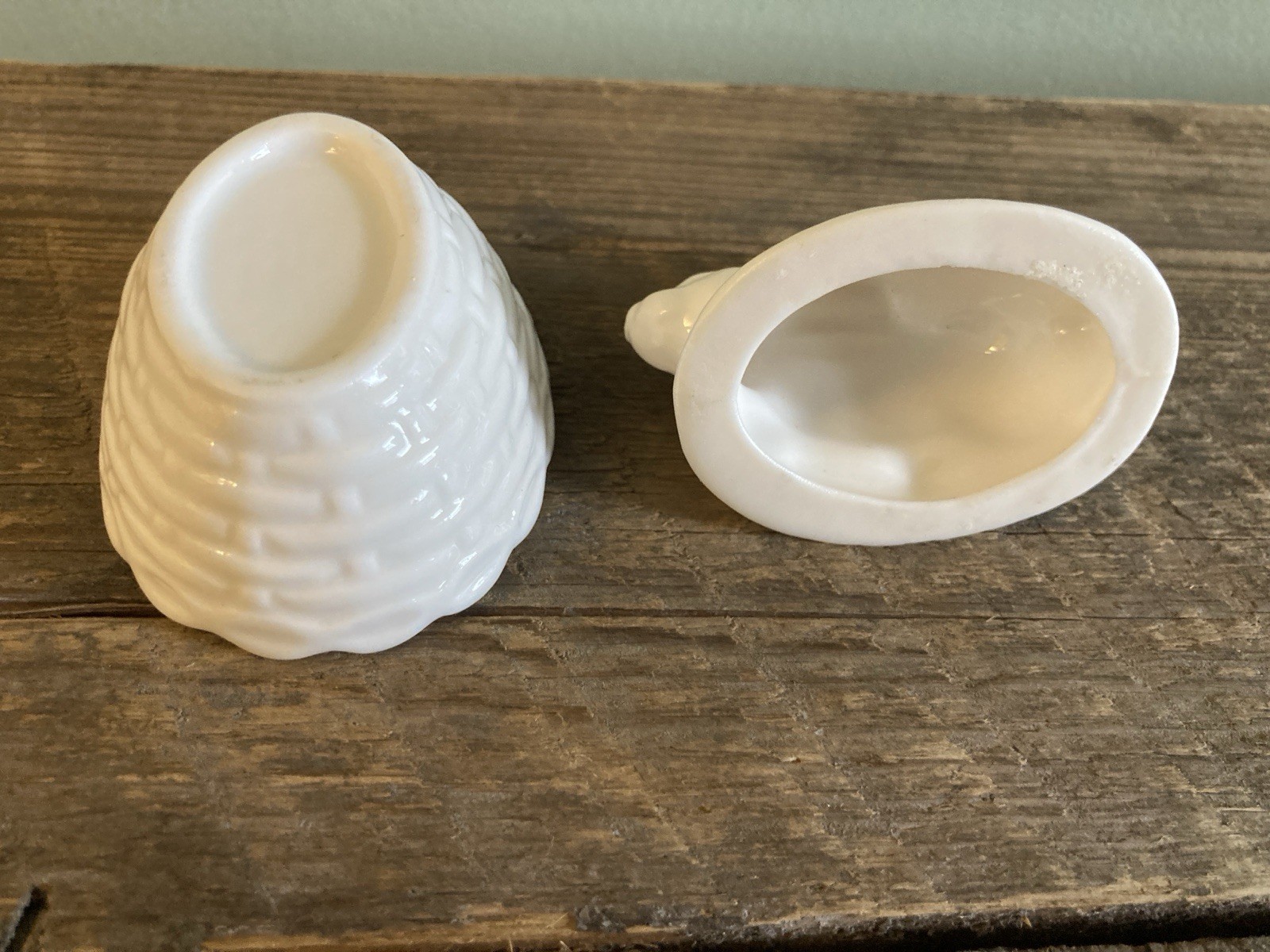 Vintage Ceramic Porcelain MINIATURE 2.5” White Rabbit On Nest