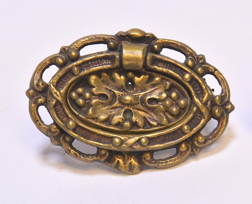 2 VINTAGE MATCHING BRASS OVAL DRAWER PULLS
