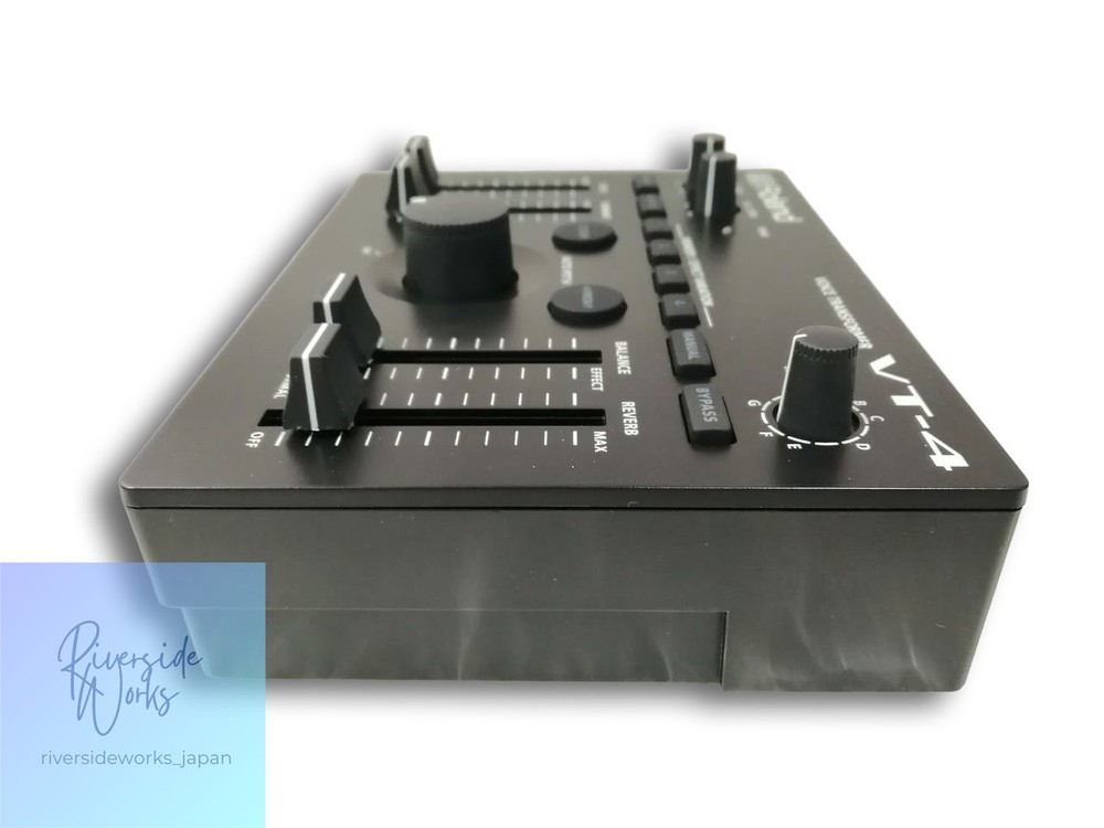 ROLAND VT-4 Vocal Effects Processor Portable Used JP