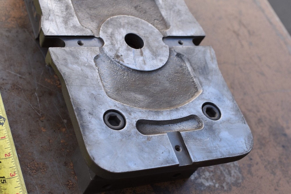 Kurt machine vise D675