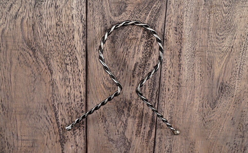 Hand Forged Drinking Ale Horn Rack Twisted Mead Stand Medieval Viking Accessory