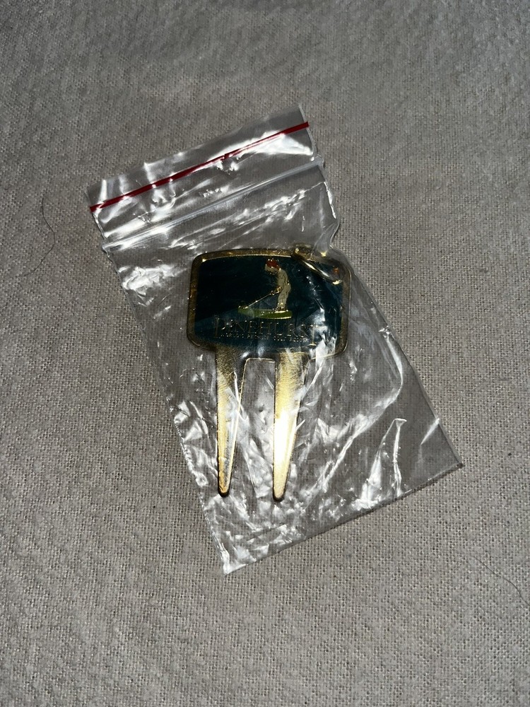 Pinehurst “World’s Premier Golf Resort” Divot Tool