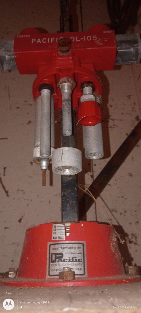 Pacific DL-105 shotshell reloader