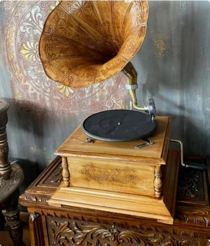 Antique Gramophone, Fully Functional Working Phonograph, win-up record player