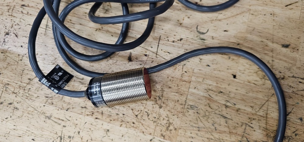 Square D PJH121 Proximity Sensor Sold as pictured