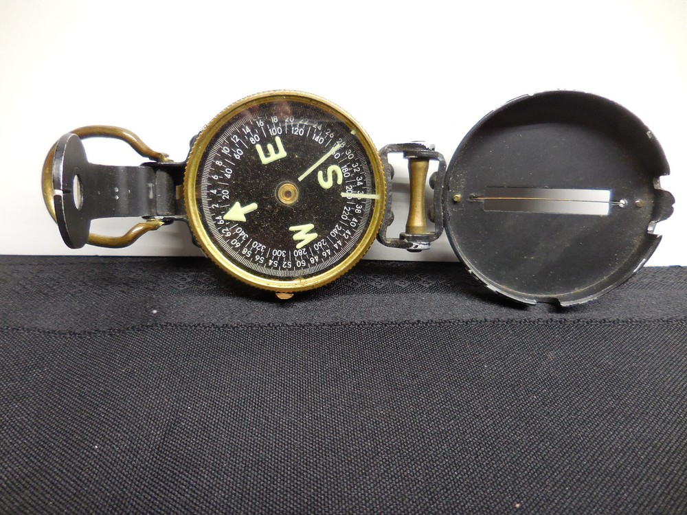 Compasses(3),1 Hunting field compass (works) + 2 engineer compass (needing work)