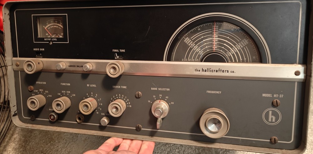 Vintage Hallicrafters HT-37 Ham Radio HF Transmitter