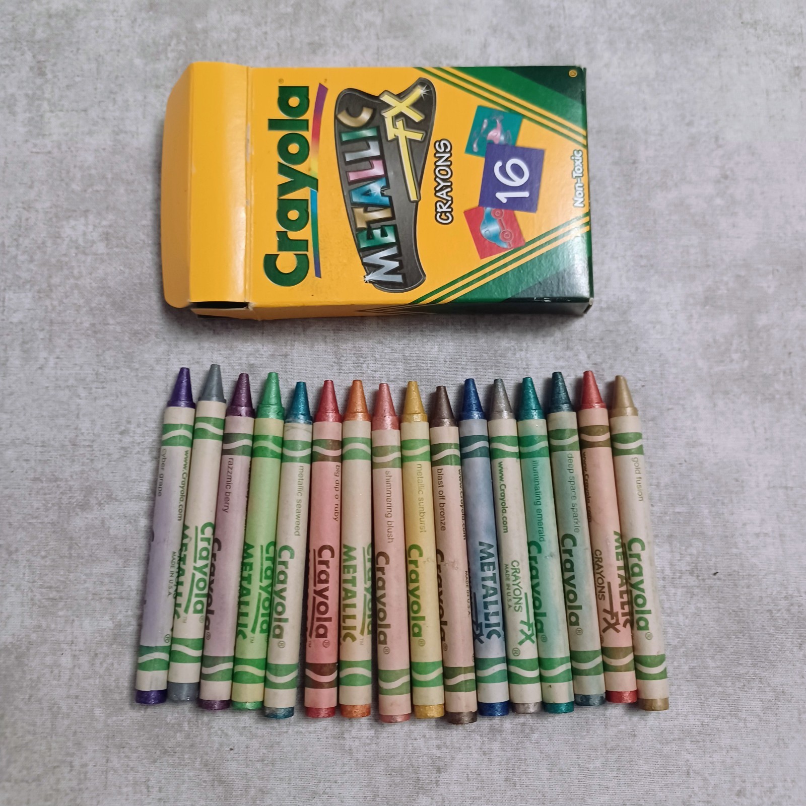 VTG Crayola Crayons Metallic Fx 16 New 2001 NOS non-toxic Binney & Smith
