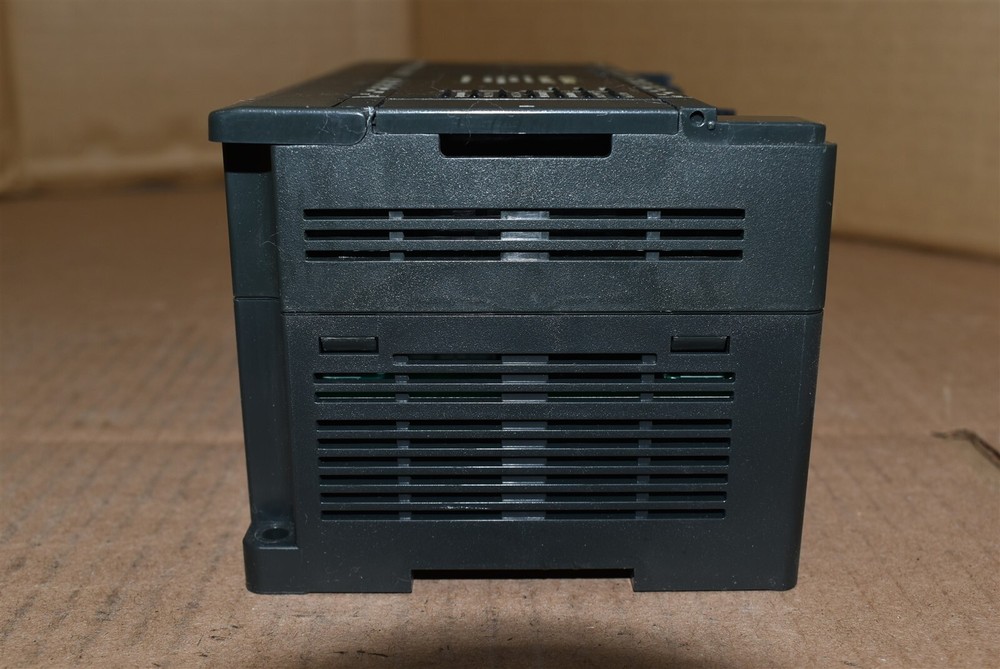 GE Fanuc VersaMax Micro Controller P/N IC200UDR005-AA