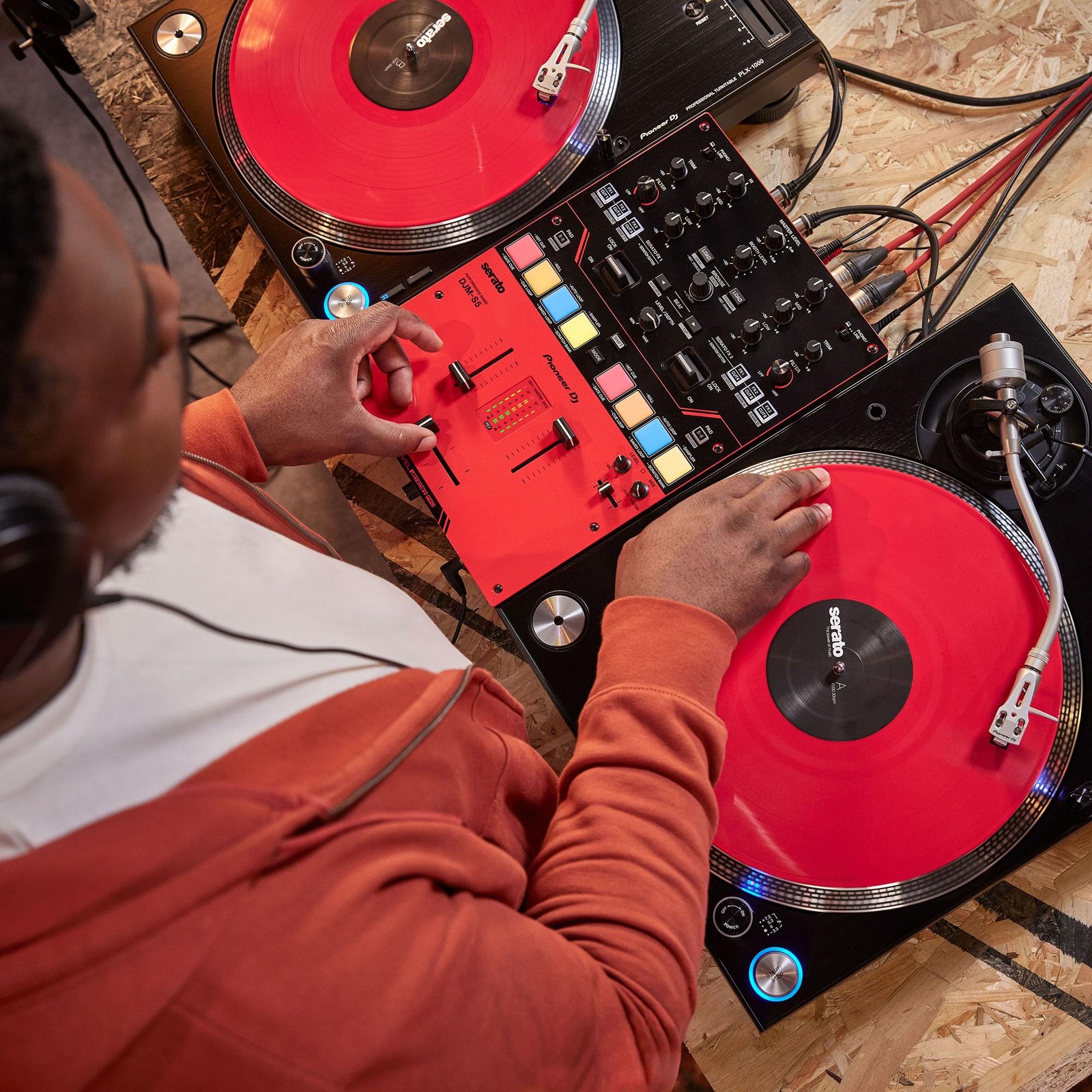 Pioneer DJ DJM-S5 2-channel Mixer for Serato DJRed/Black