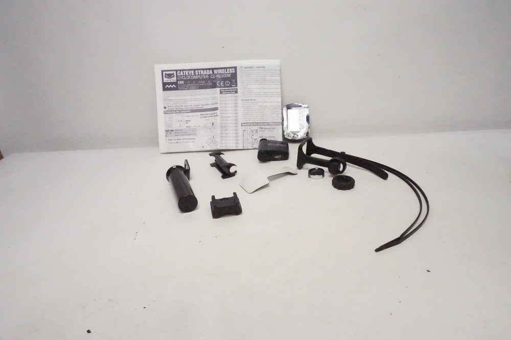 Classic Cateye Strada Wireless Cyclocomputer CC-RD300W