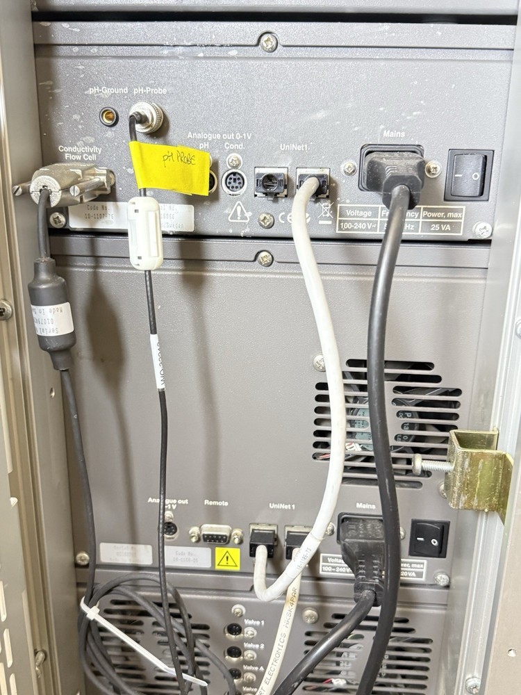 Amersham Pharmacia Biotech ÄKTA Purifier Explorer System w/ Computer & Software