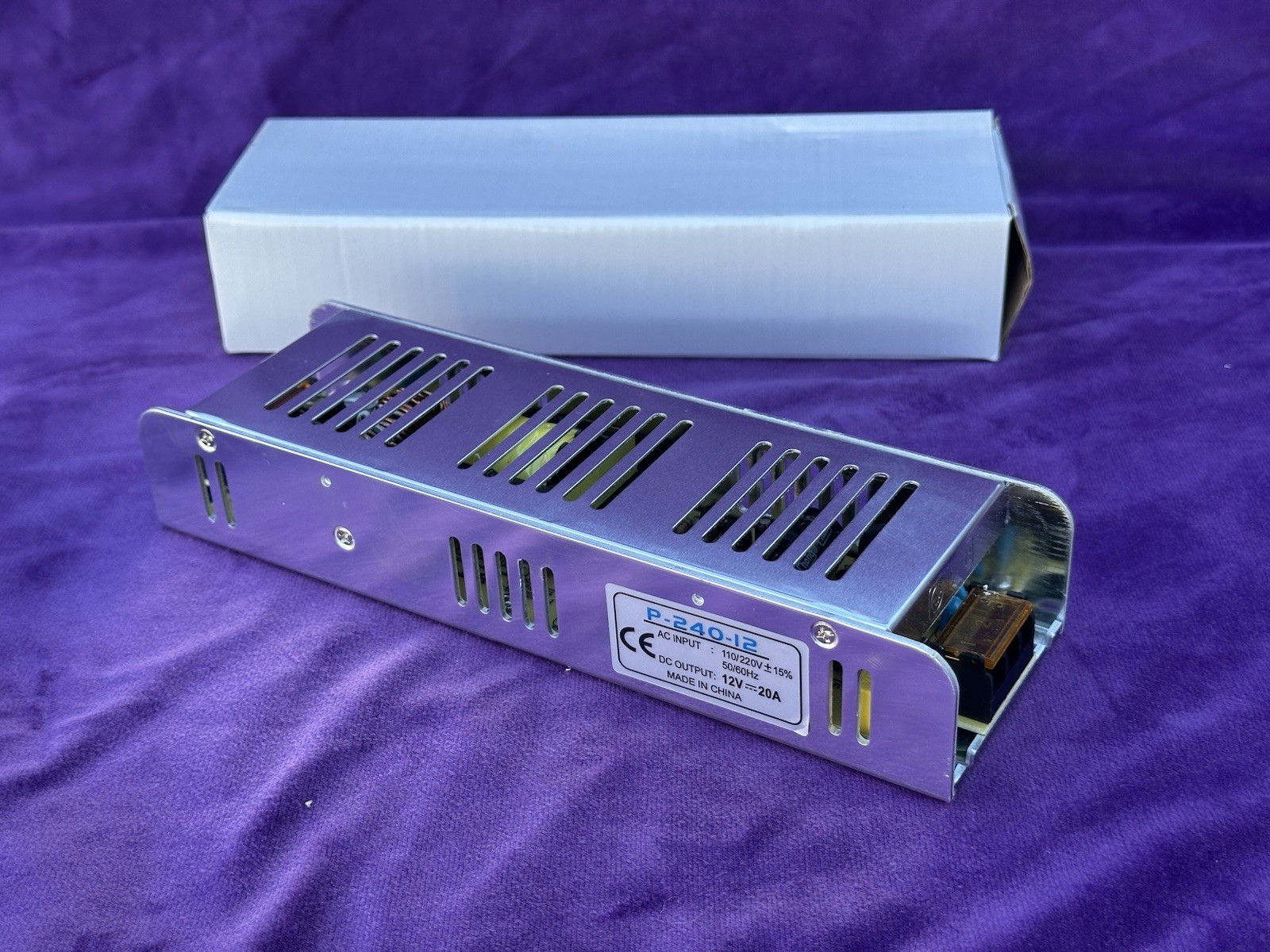 AC 110V/220V to DC 12V 20A 240W Universal Regulated Switching Power Supply Adapt