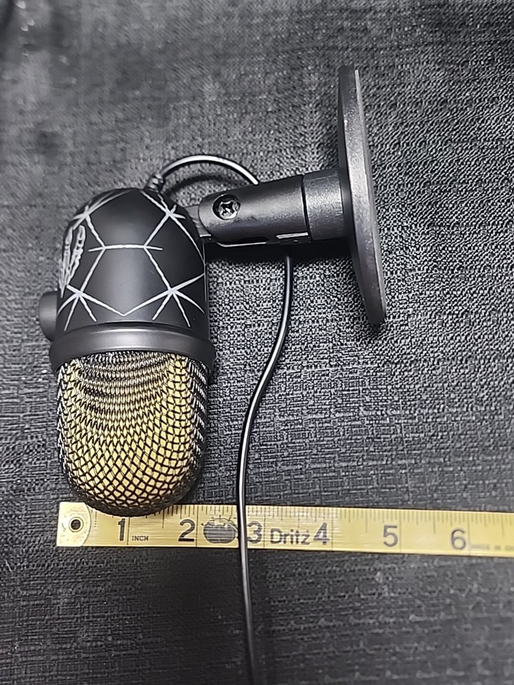 Professional LED Microphone Dynamic Recording Gaming Streaming Podcast (T40)