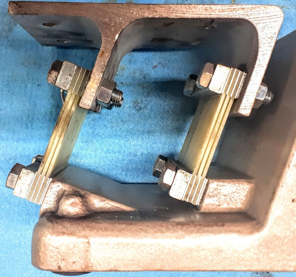 SYNTRON ELECTROMAGNETIC VIBRATING FEEDER DRIVE ASSEMBLY 096252-B