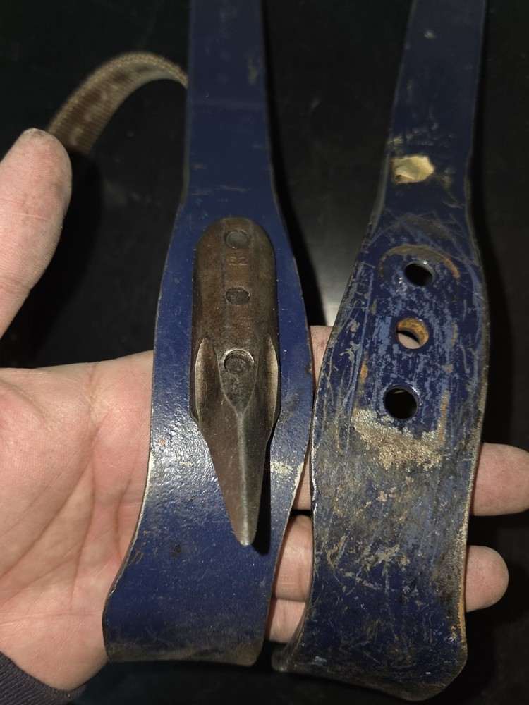 Klein Pole Climbers