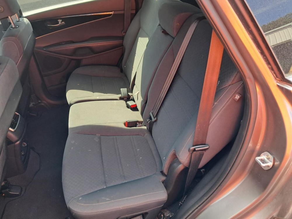 SORENTO 2017 Glove Box 4773773