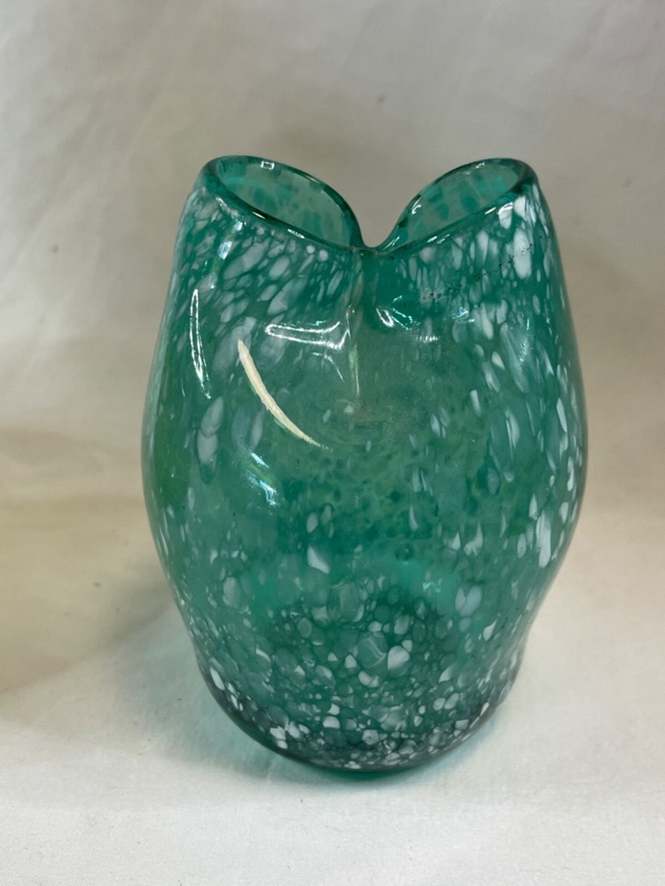 2 blown speckled bud Vases 5441