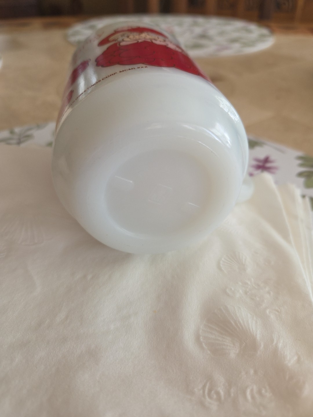 Vintage Anchor Hocking Strawberry Shortcake / Raspberry tart Milk Glass Mug 1980