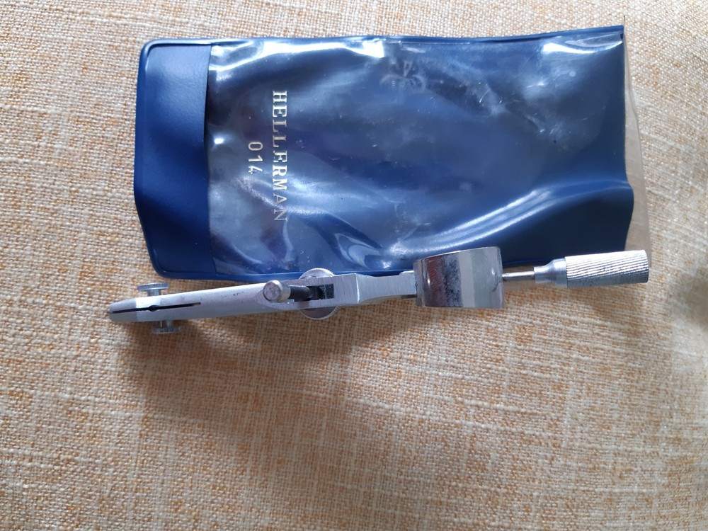 Vintage Hellerman 014 Compass