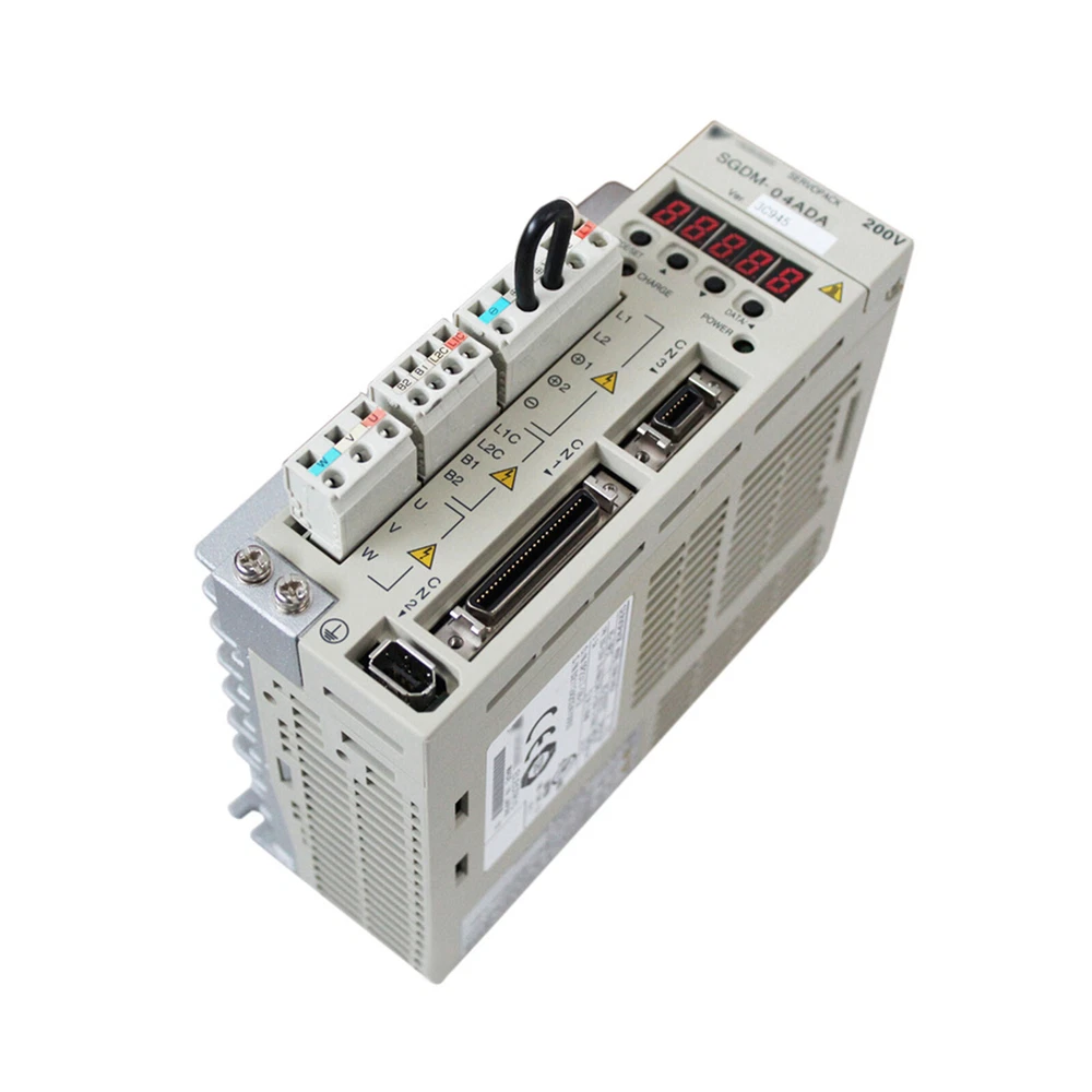 New In Box YASKAWA SGDM-04ADA Servo Drive