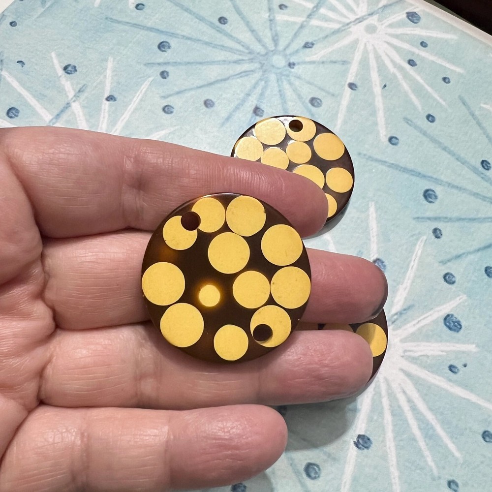 One Vintage Random Dot Bakelite Discs, Injected Bakelite Dot Disc