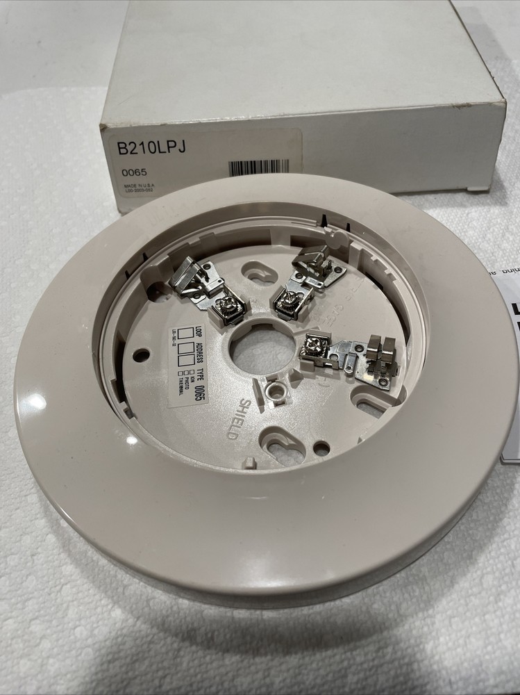 New Johnson Controls B210LPJ Smoke Detector Base Sensor White