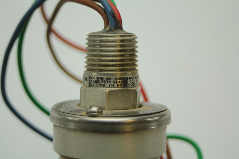 CCS 46-1058 Explosion-proof Pressure Snap Switch Mode 611 Used