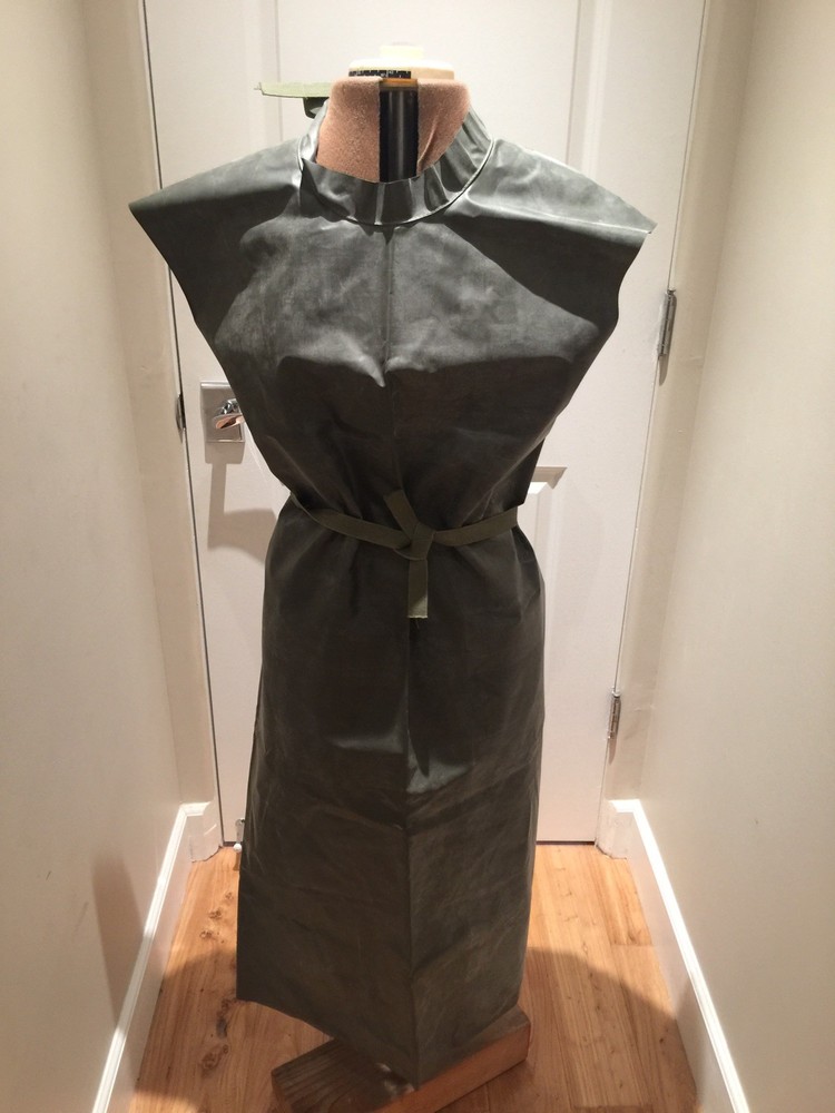 RUBBER APRON