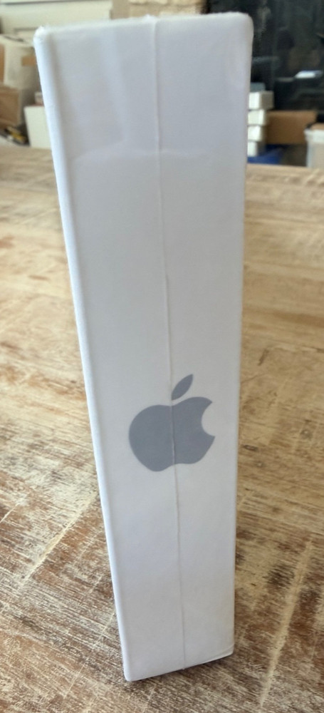 Apple A1243 Wired USB Keyboard with Numeric Keypad MB110LL/B New Sealed