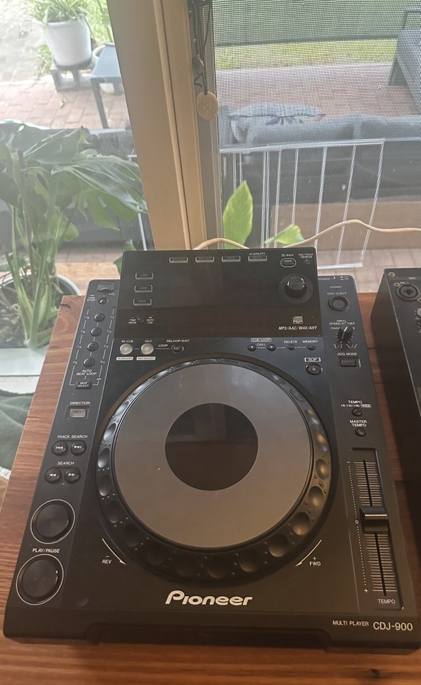 Pioneer Multiplayer CDJ-900