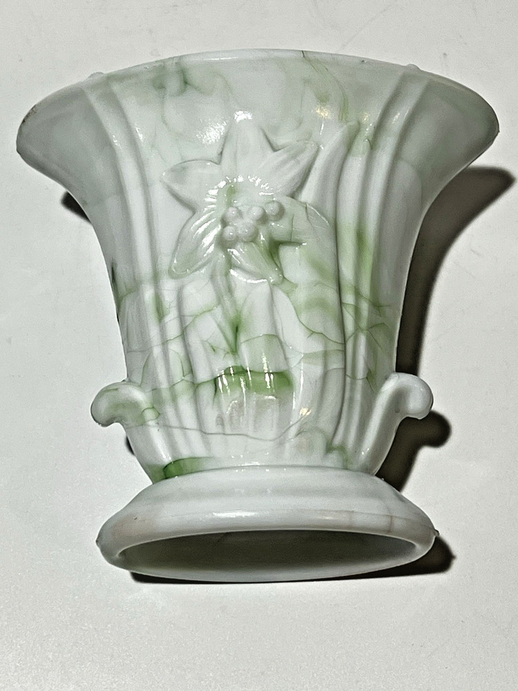 Akro Agate Slag Glass Planter Vase Lily Pattern